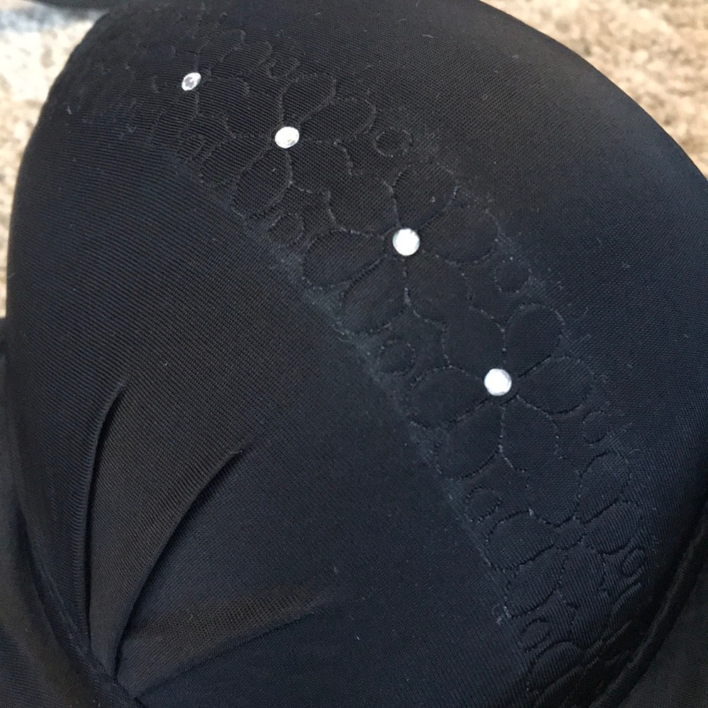 Bras - Picture 2 of 4